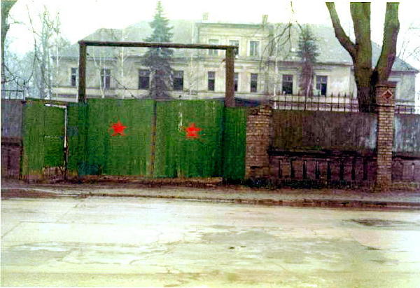 Der Eingang zum "Russenschloss"